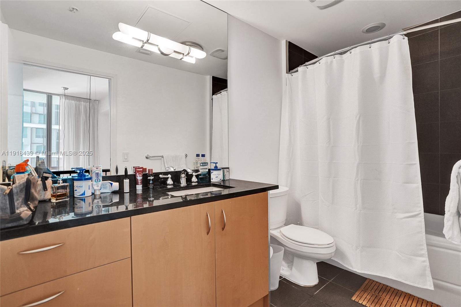 300 S Biscayne Blvd #L-1206 Miami, FL 33131