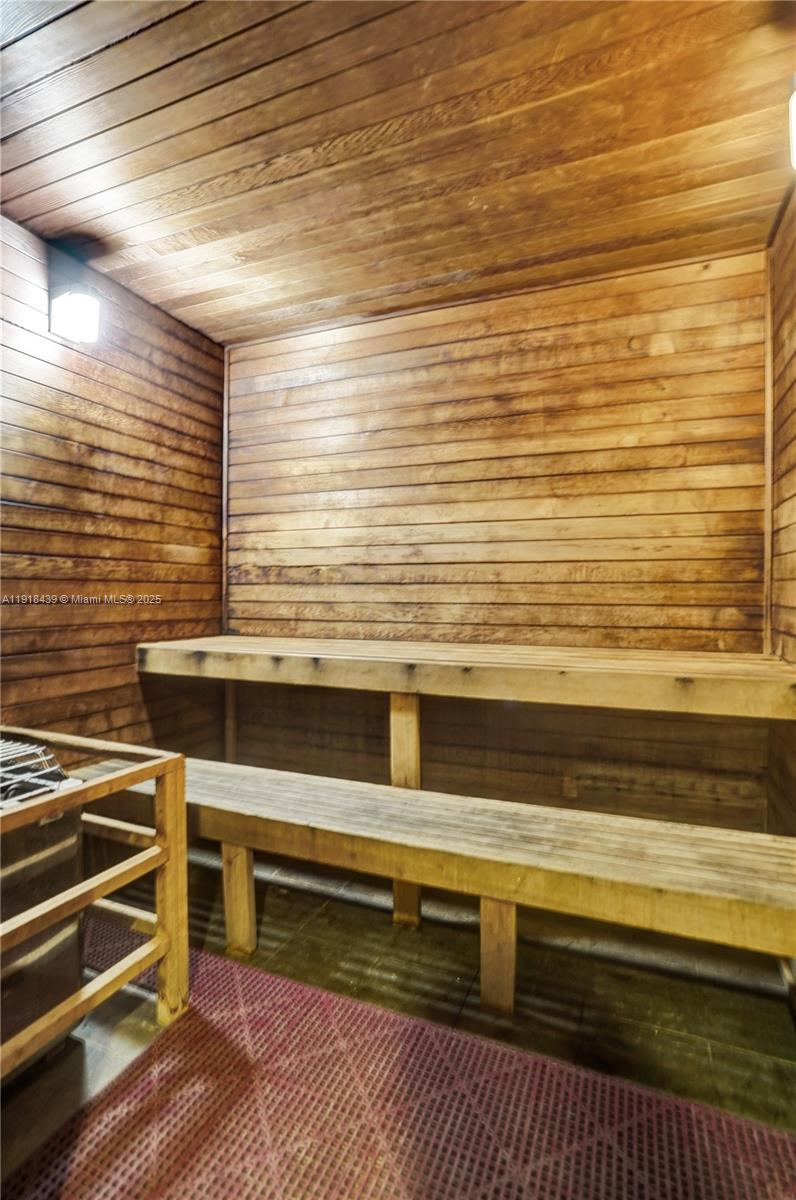 300 S Biscayne Blvd #L-1206 Miami, FL 33131