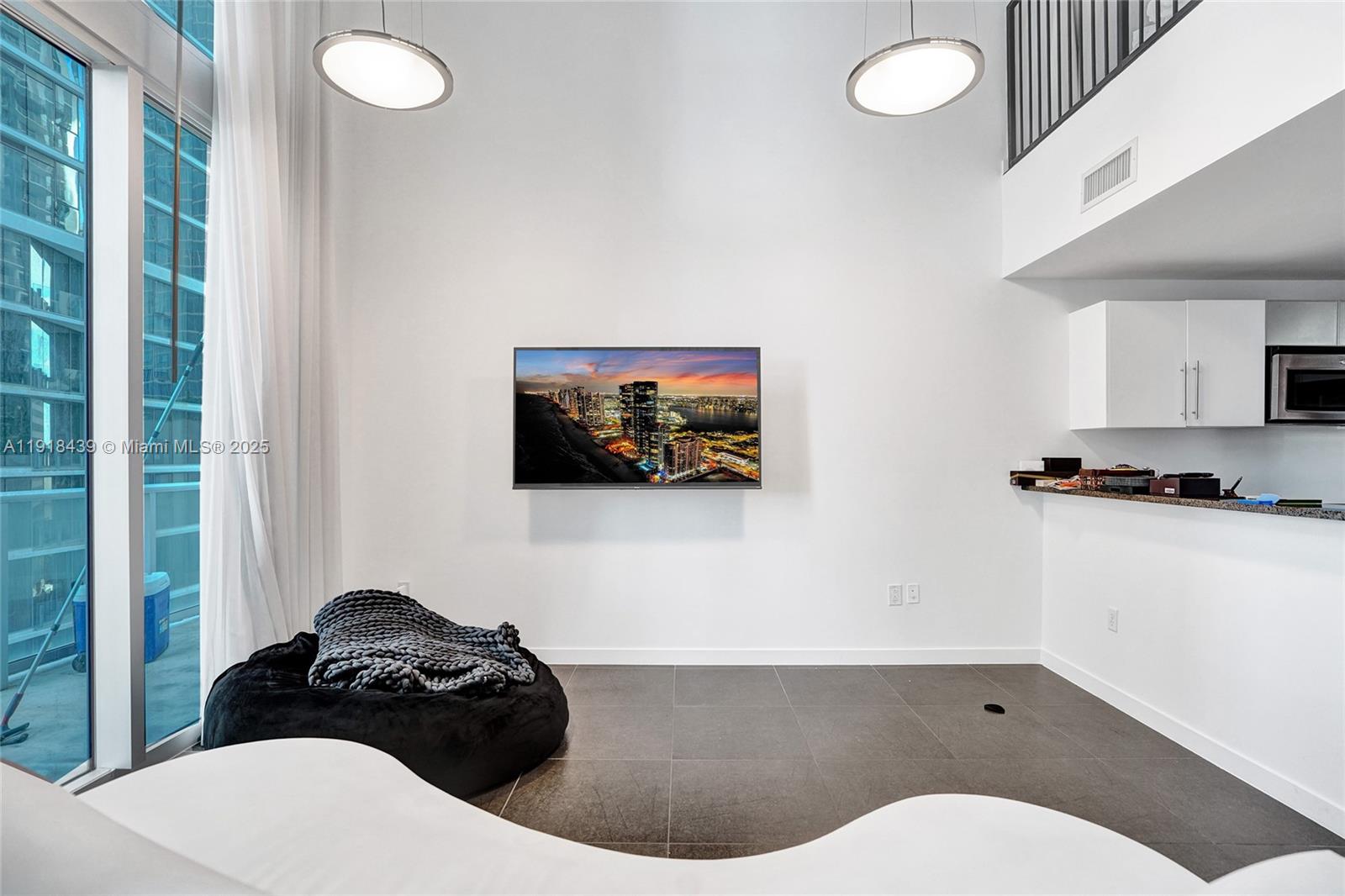 300 S Biscayne Blvd #L-1206 Miami, FL 33131