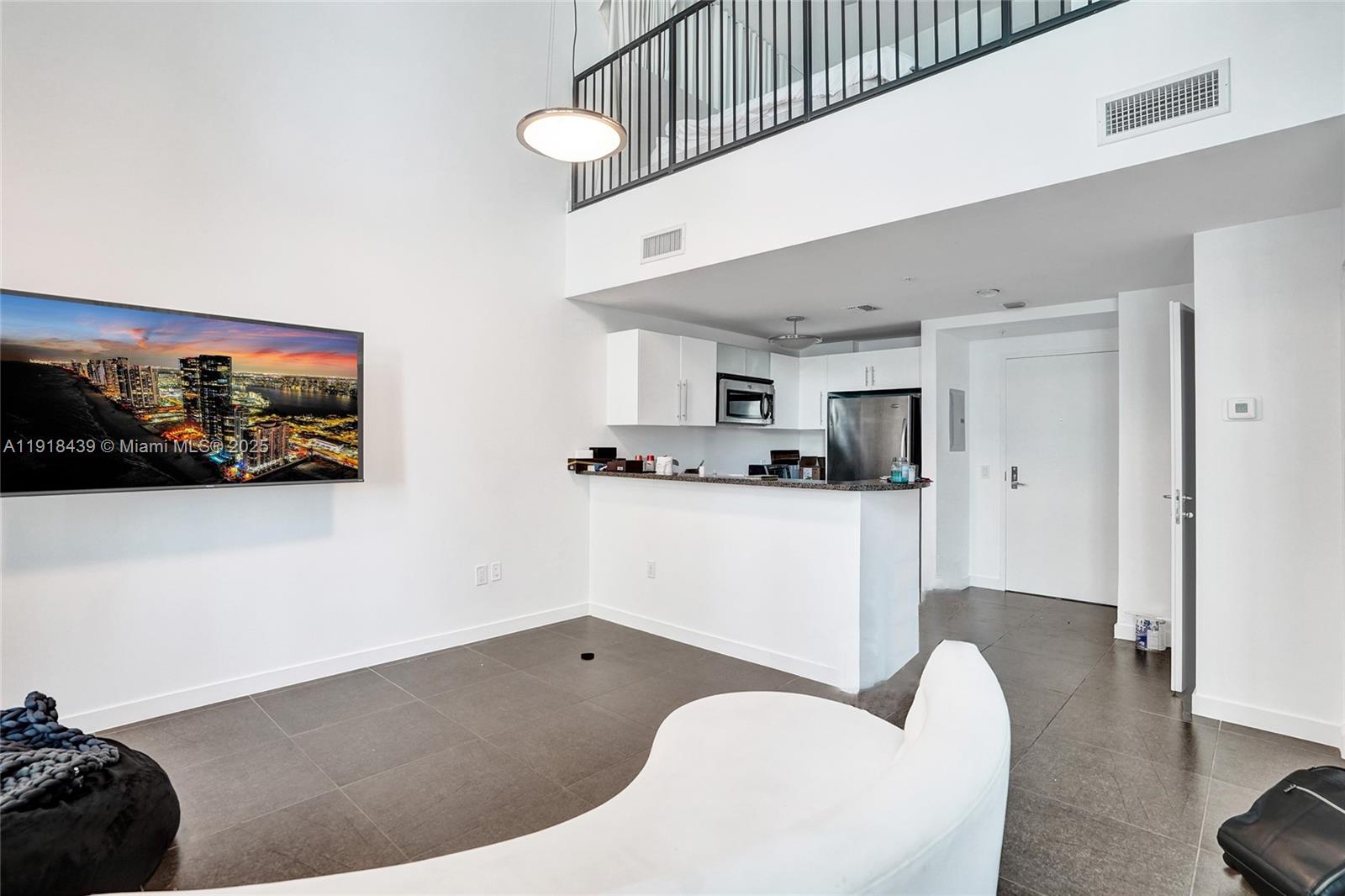 300 S Biscayne Blvd #L-1206 Miami, FL 33131