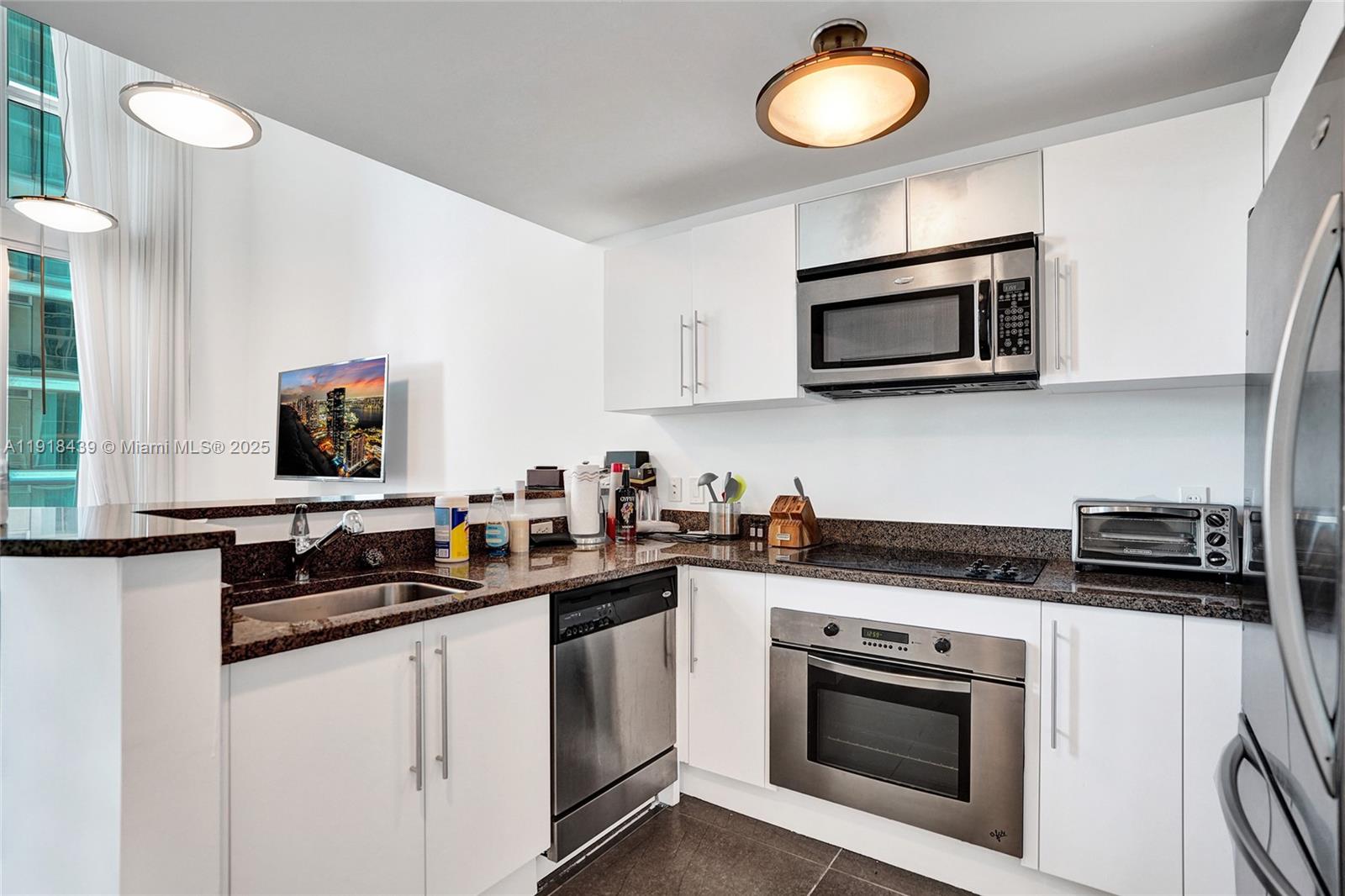 300 S Biscayne Blvd #L-1206 Miami, FL 33131