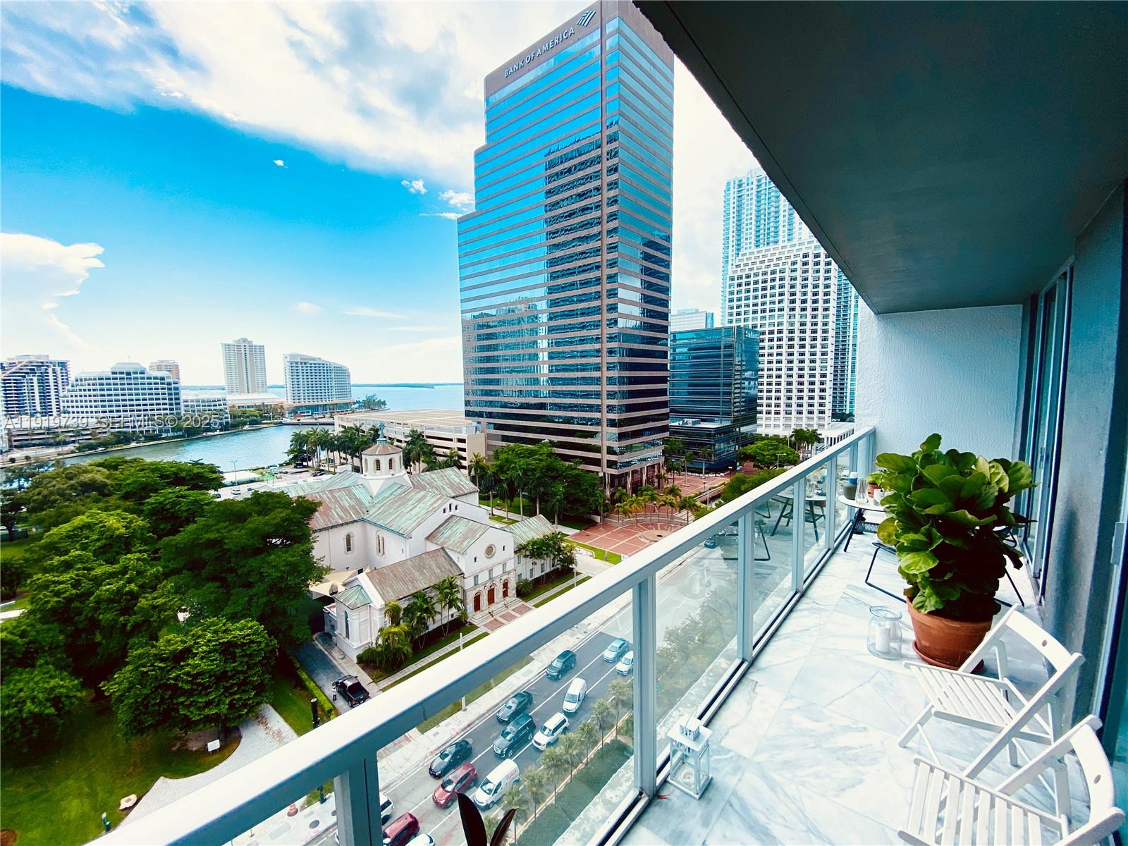 500 Brickell Ave #1200