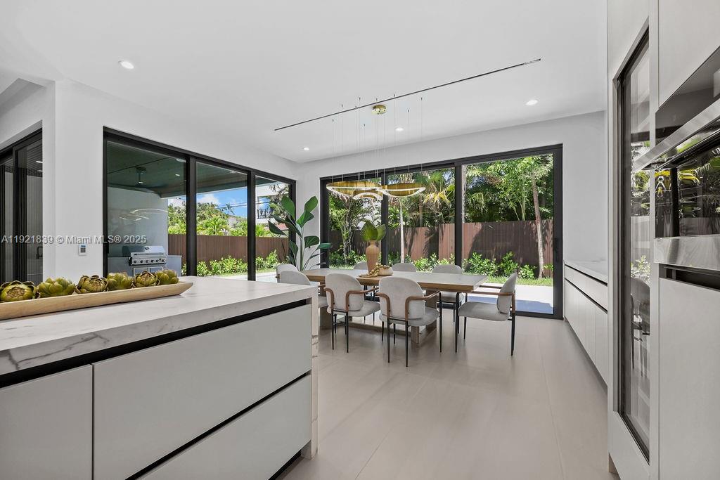 618 NE 17th Way Fort Lauderdale, FL 33304