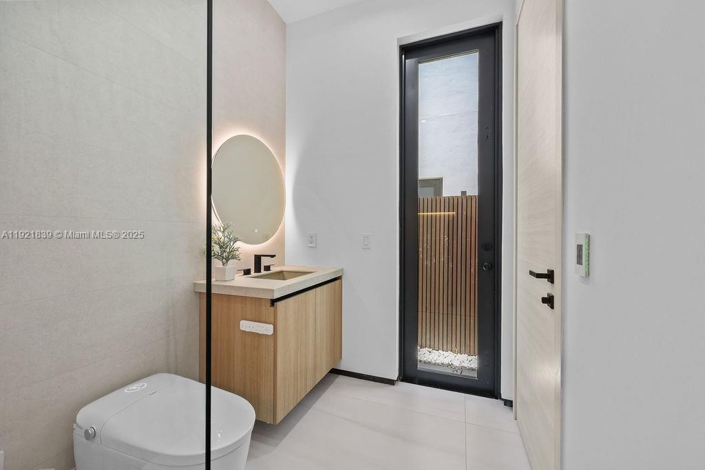 618 NE 17th Way Fort Lauderdale, FL 33304