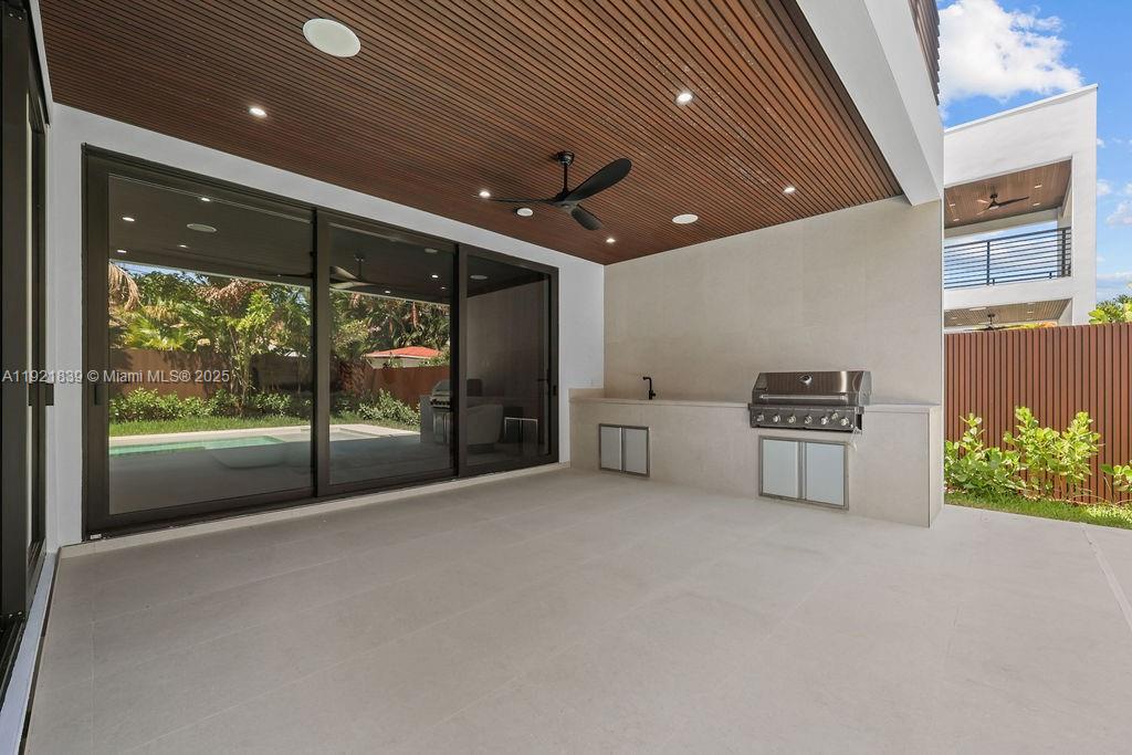 618 NE 17th Way Fort Lauderdale, FL 33304