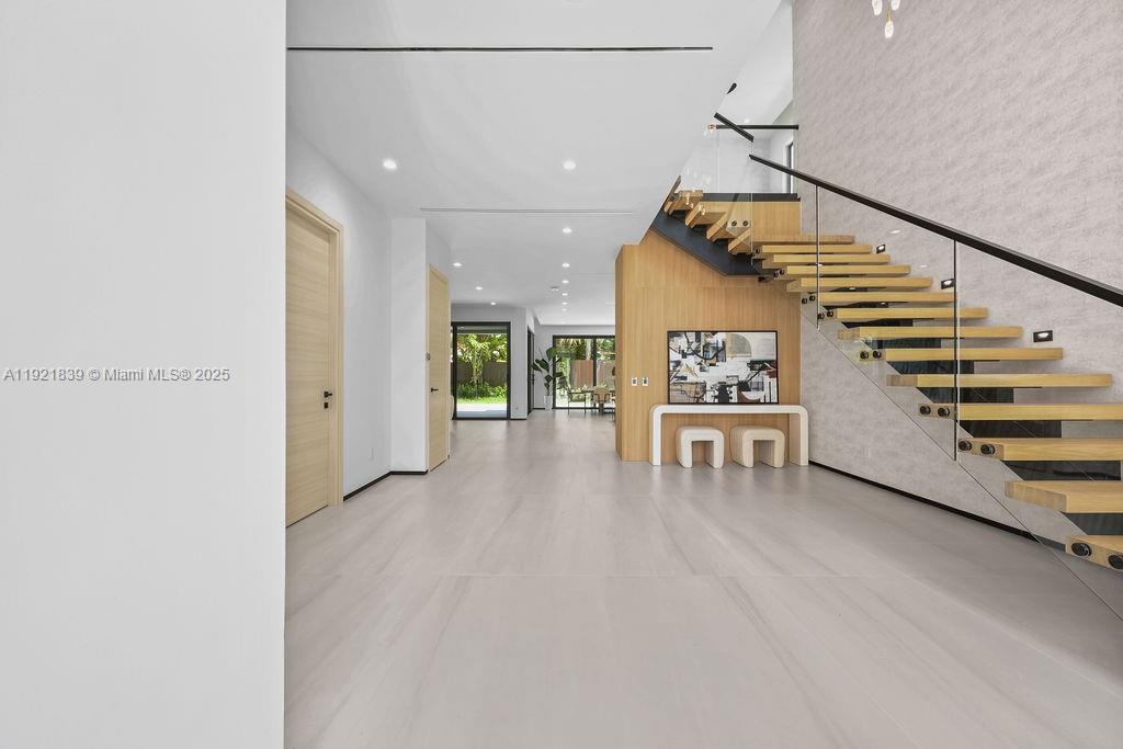 618 NE 17th Way Fort Lauderdale, FL 33304