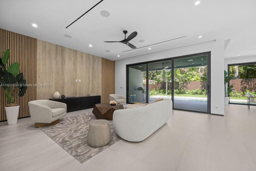 618 NE 17th Way Fort Lauderdale, FL 33304