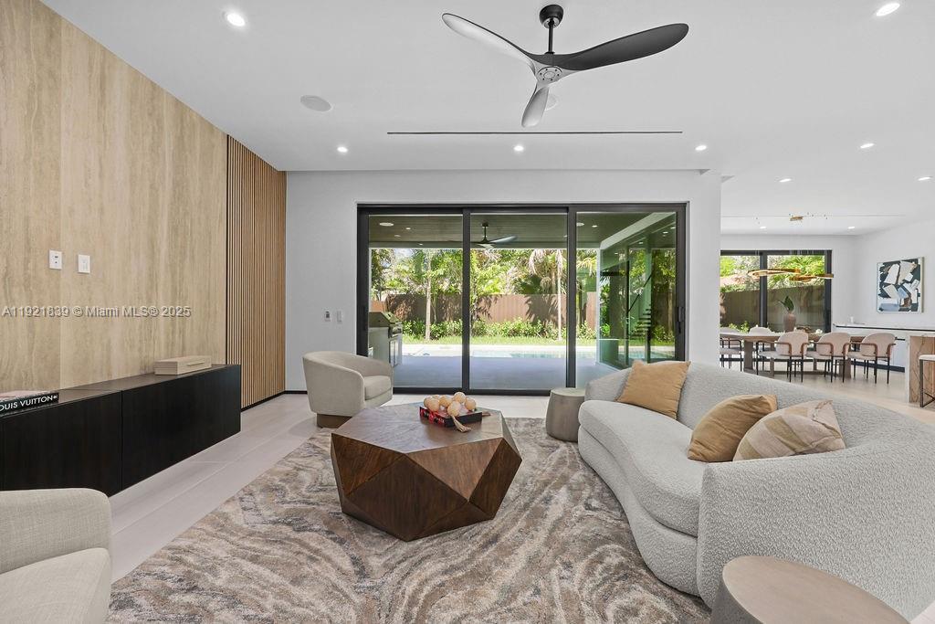 618 NE 17th Way Fort Lauderdale, FL 33304