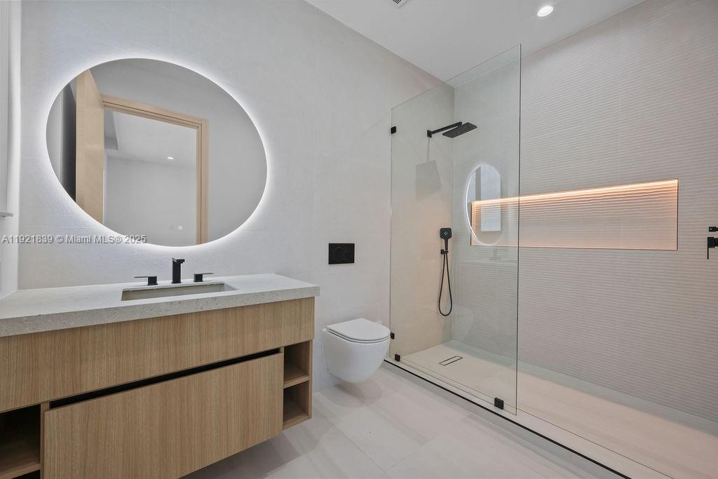 618 NE 17th Way Fort Lauderdale, FL 33304