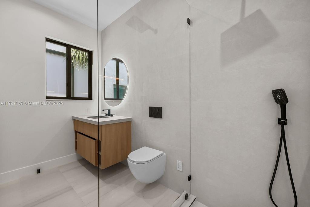 618 NE 17th Way Fort Lauderdale, FL 33304