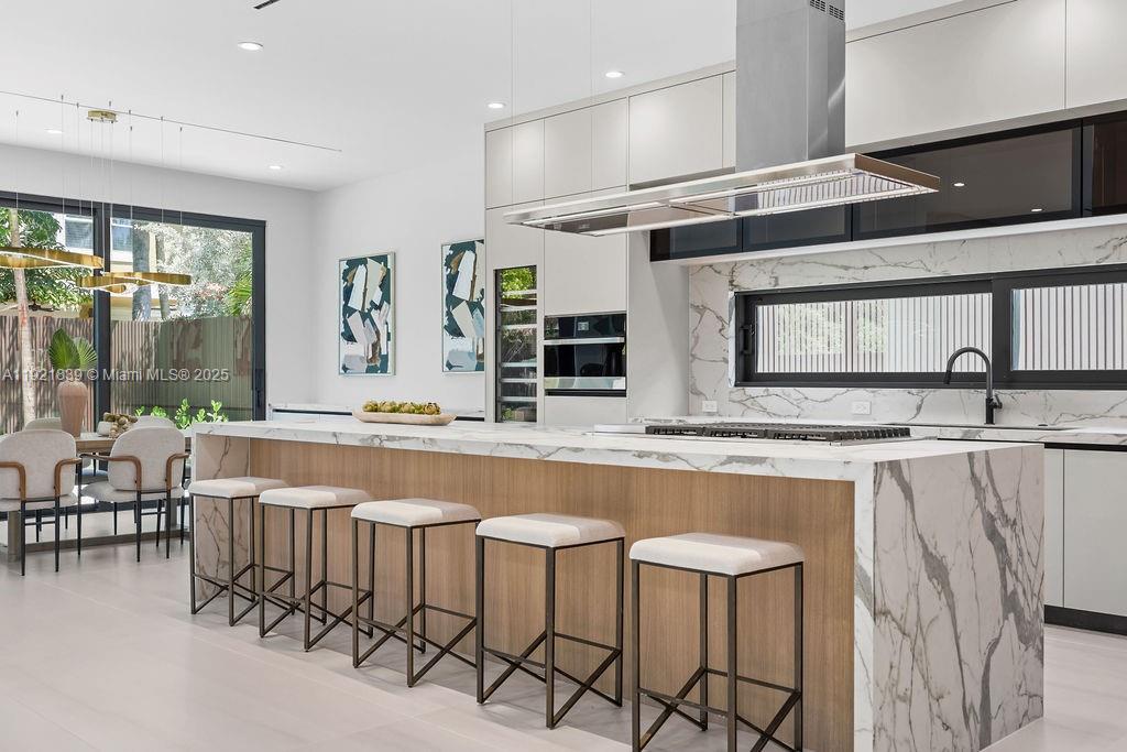 618 NE 17th Way Fort Lauderdale, FL 33304