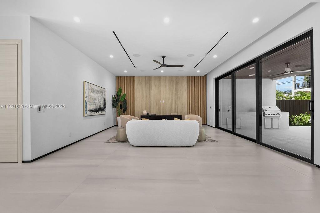 618 NE 17th Way Fort Lauderdale, FL 33304