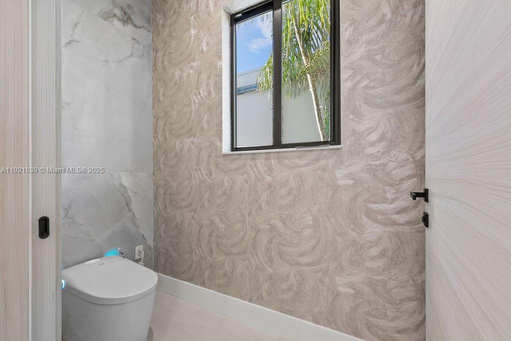 618 NE 17th Way Fort Lauderdale, FL 33304