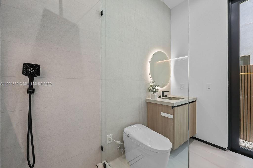 618 NE 17th Way Fort Lauderdale, FL 33304