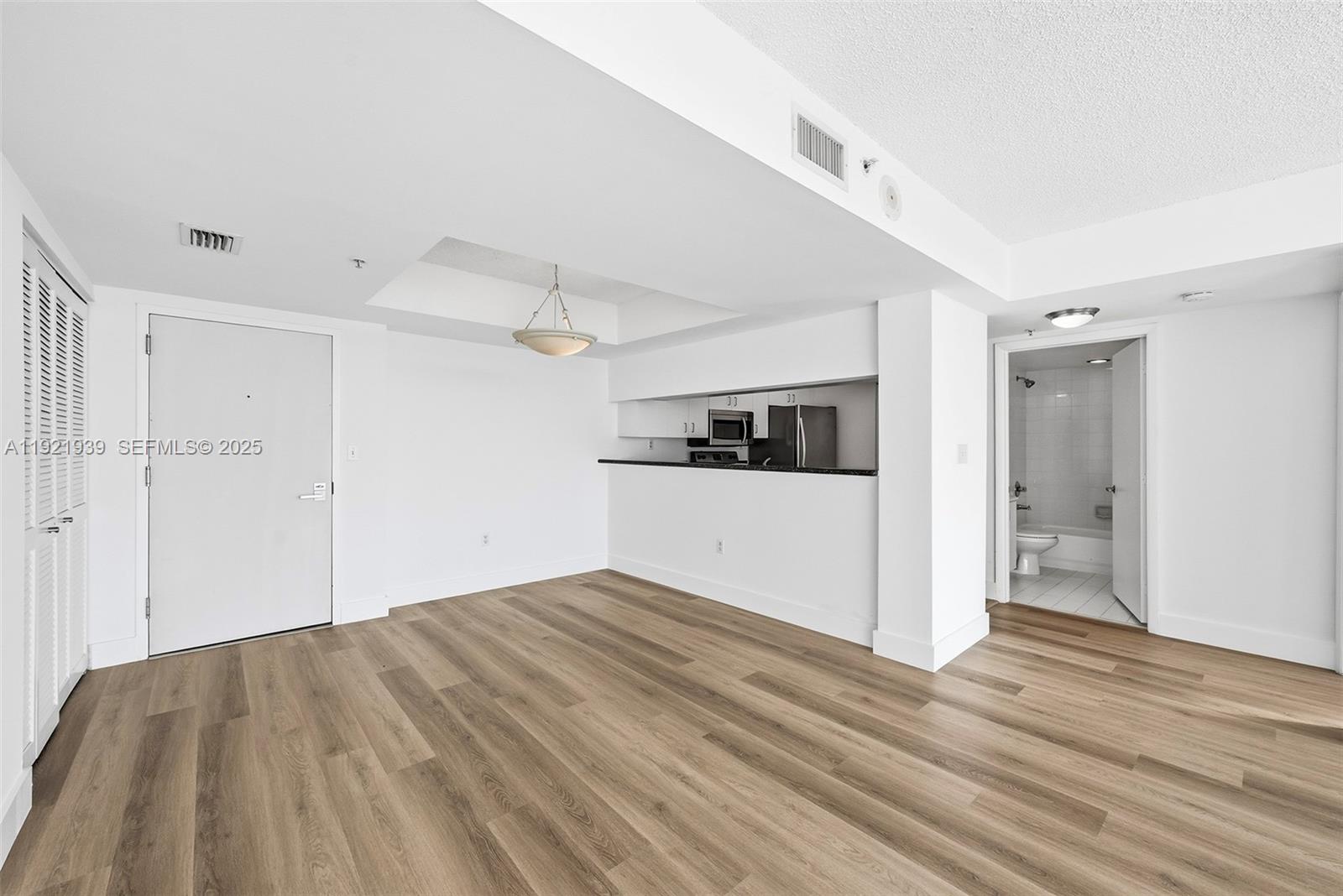 650 West Ave #2209 Miami Beach, FL 33139