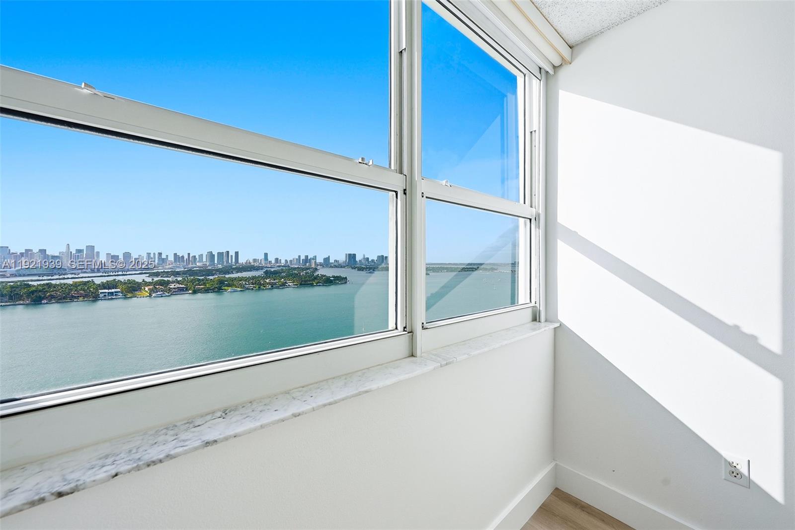 650 West Ave #2209 Miami Beach, FL 33139