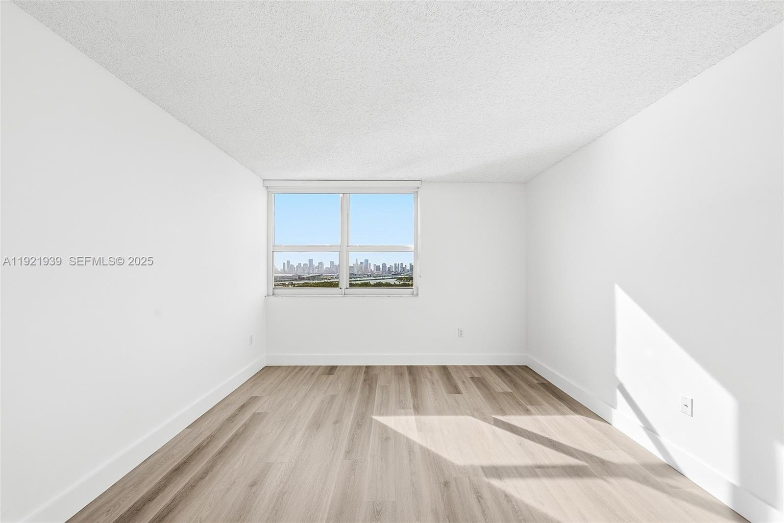 650 West Ave #2209 Miami Beach, FL 33139