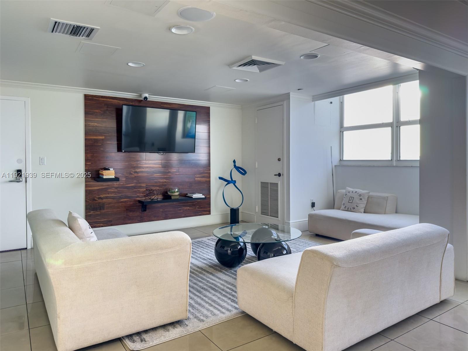 650 West Ave #2209 Miami Beach, FL 33139