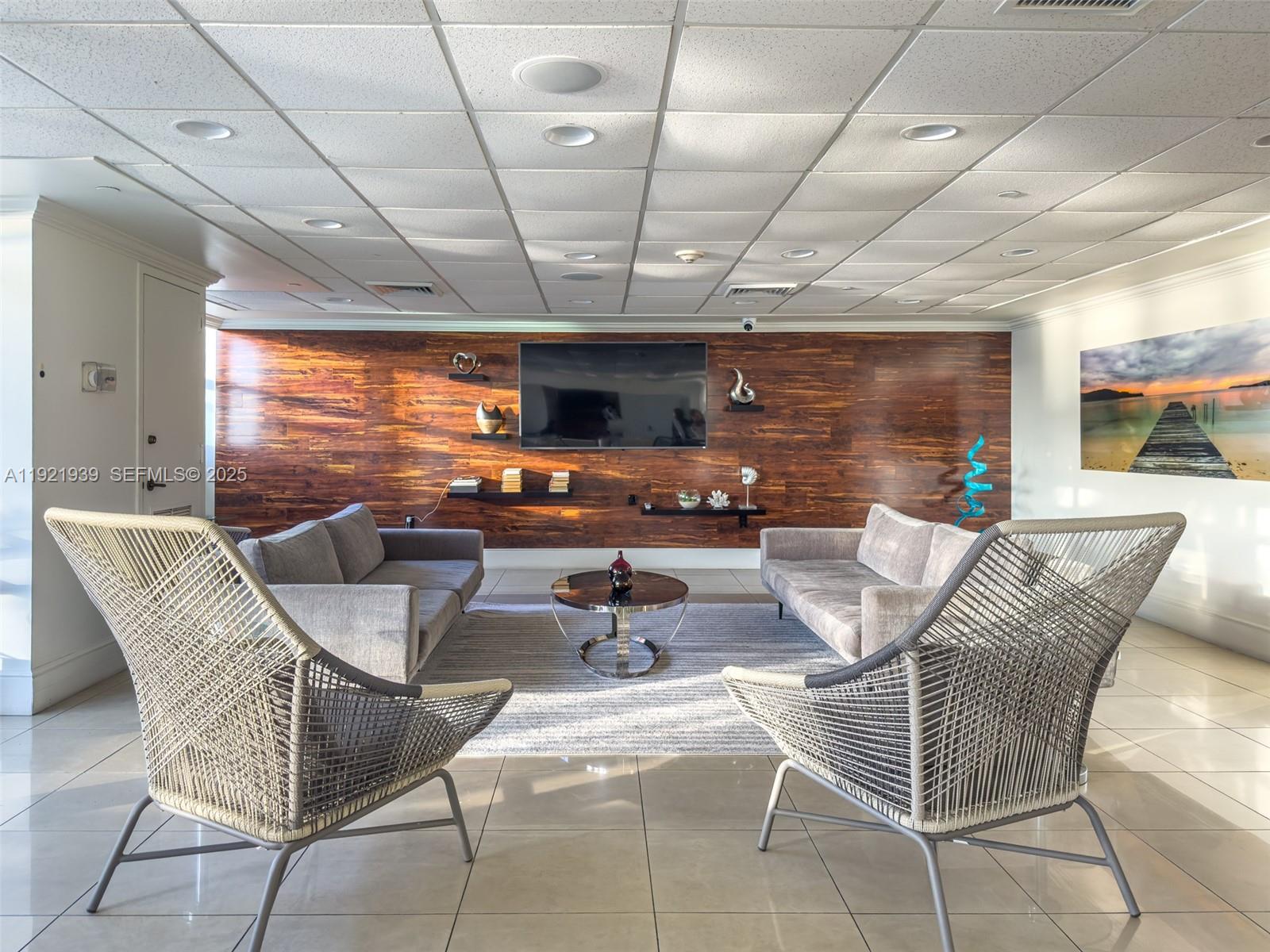 650 West Ave #2209 Miami Beach, FL 33139