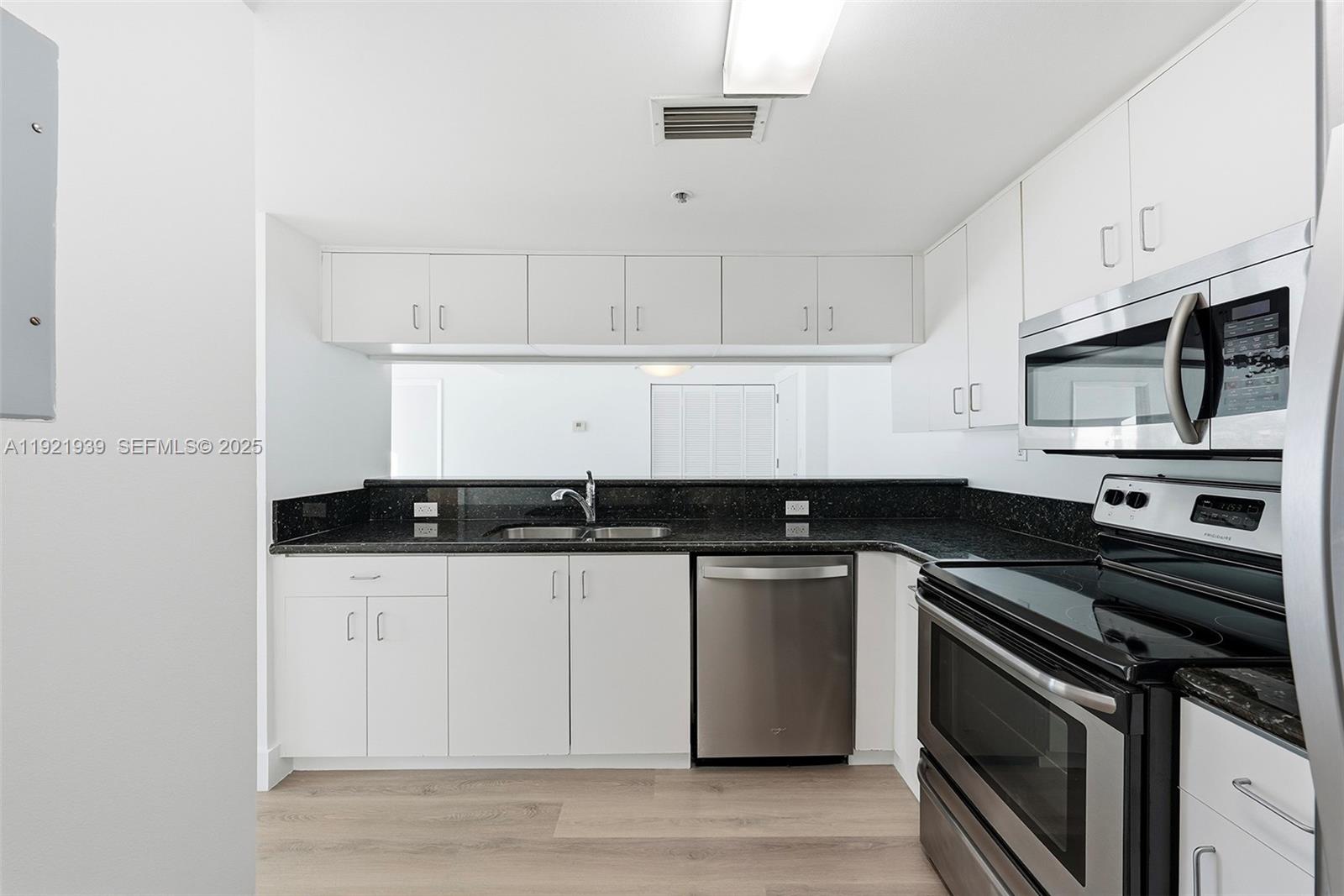 650 West Ave #2209 Miami Beach, FL 33139