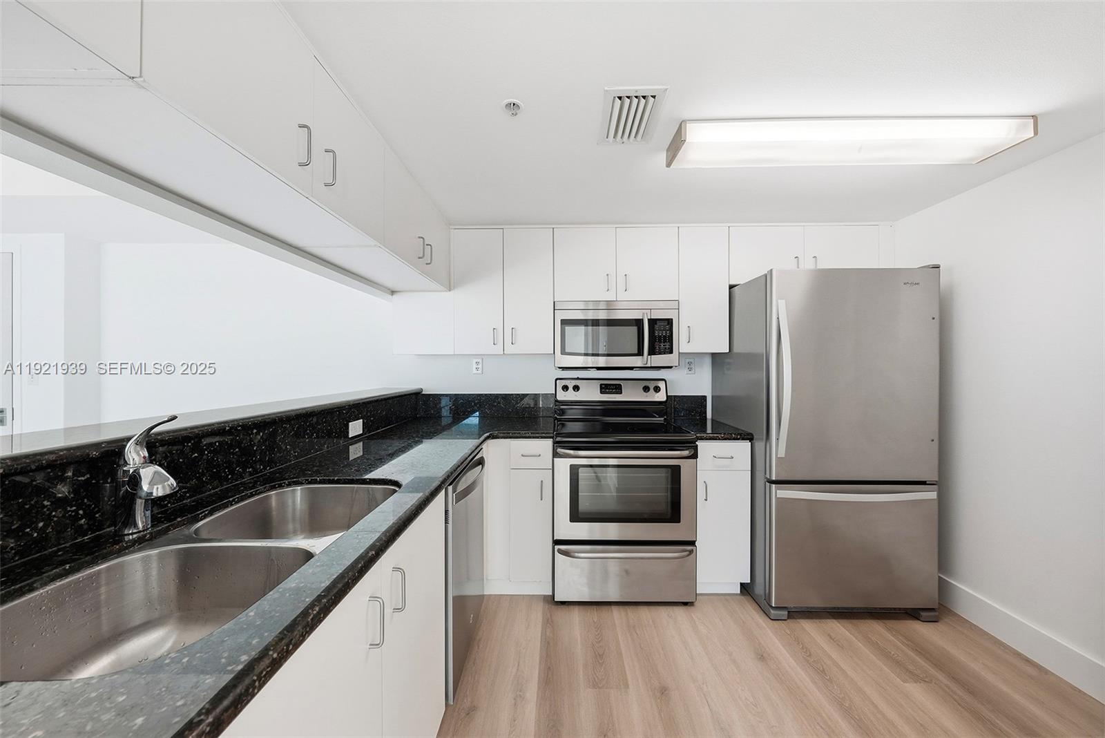 650 West Ave #2209 Miami Beach, FL 33139