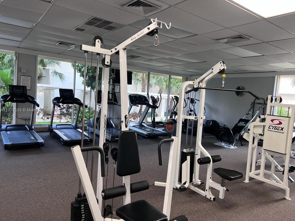 300 Bayview Dr #201 Sunny Isles Beach, FL 33160