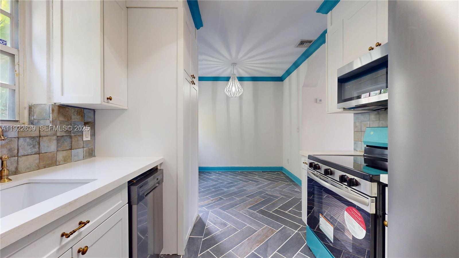 1605 Michigan Ave #929 Miami Beach, FL 33139