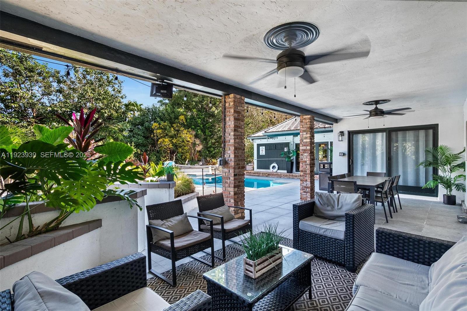 11155 SW 40th St Davie, FL 33328