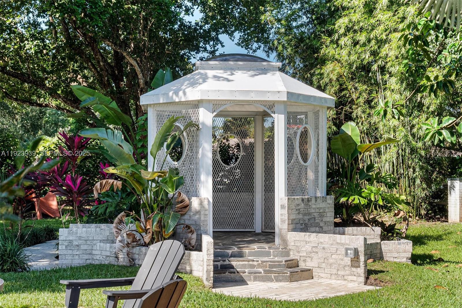 11155 SW 40th St Davie, FL 33328