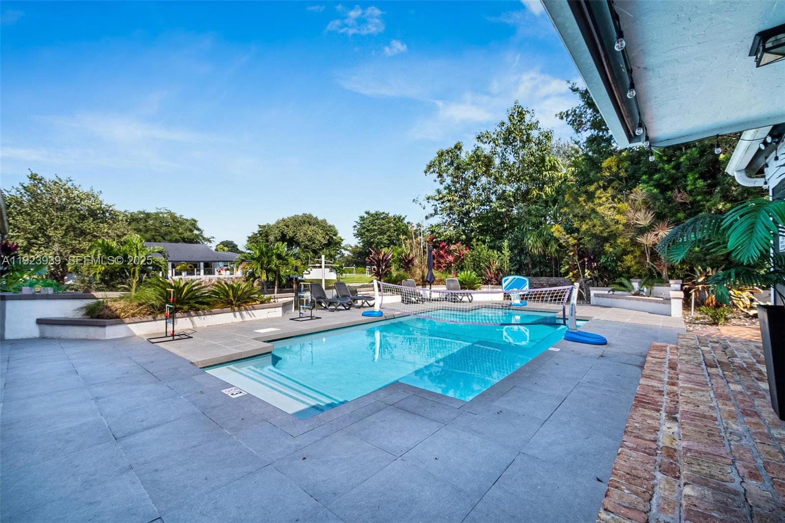 11155 SW 40th St Davie, FL 33328