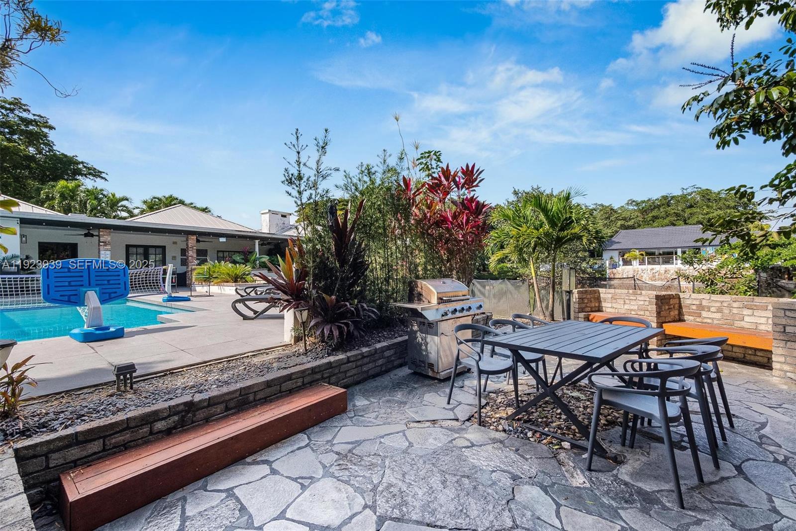 11155 SW 40th St Davie, FL 33328