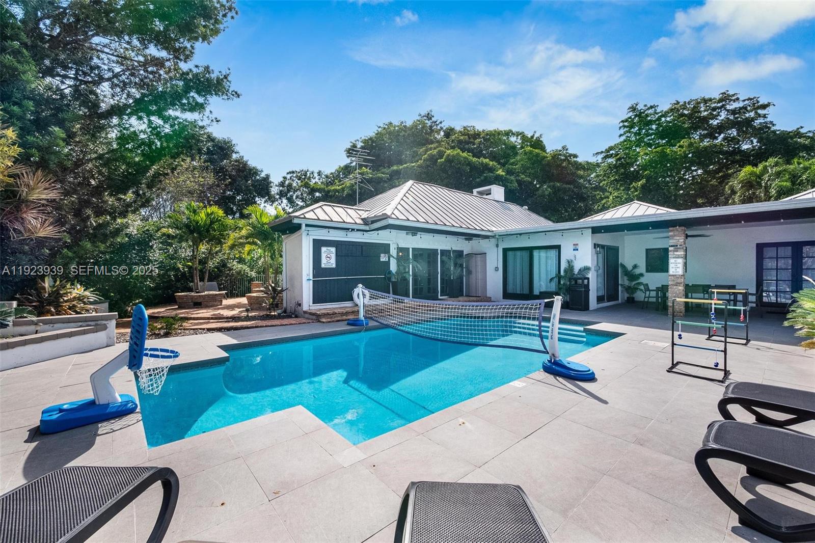 11155 SW 40th St Davie, FL 33328