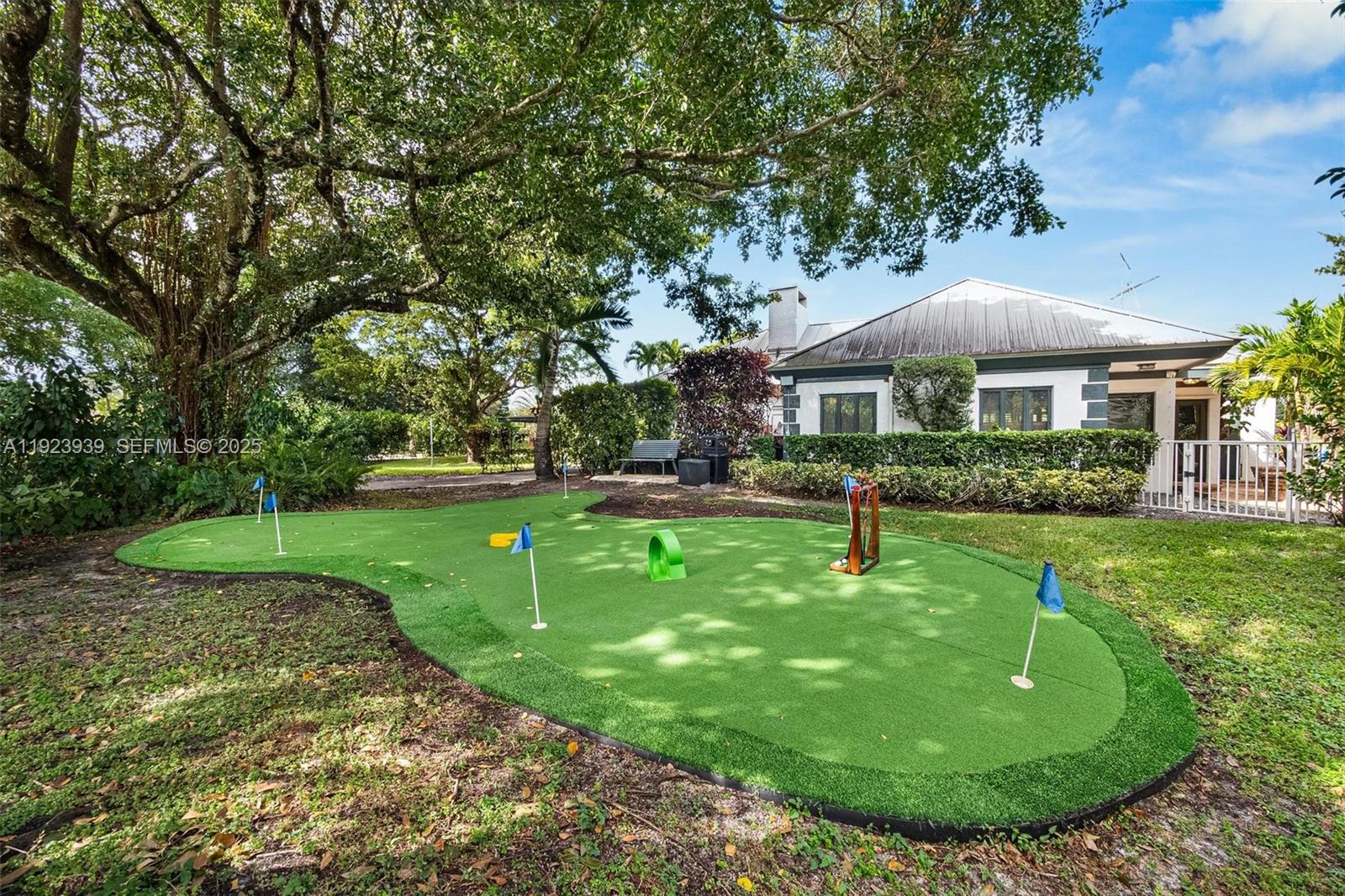 11155 SW 40th St Davie, FL 33328