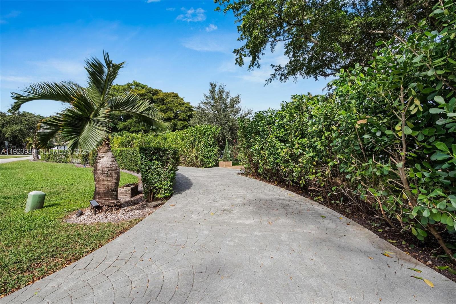 11155 SW 40th St Davie, FL 33328