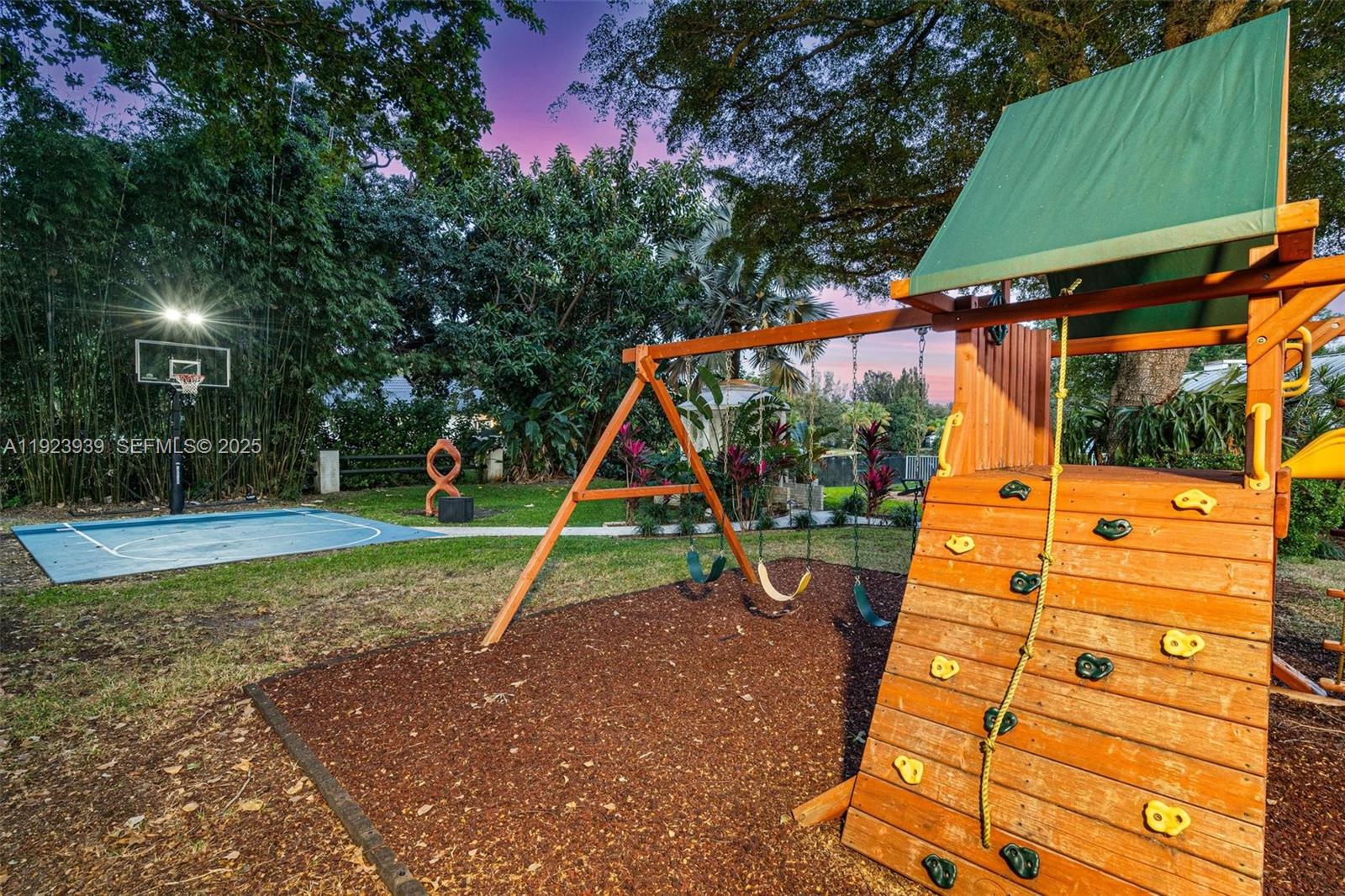 11155 SW 40th St Davie, FL 33328