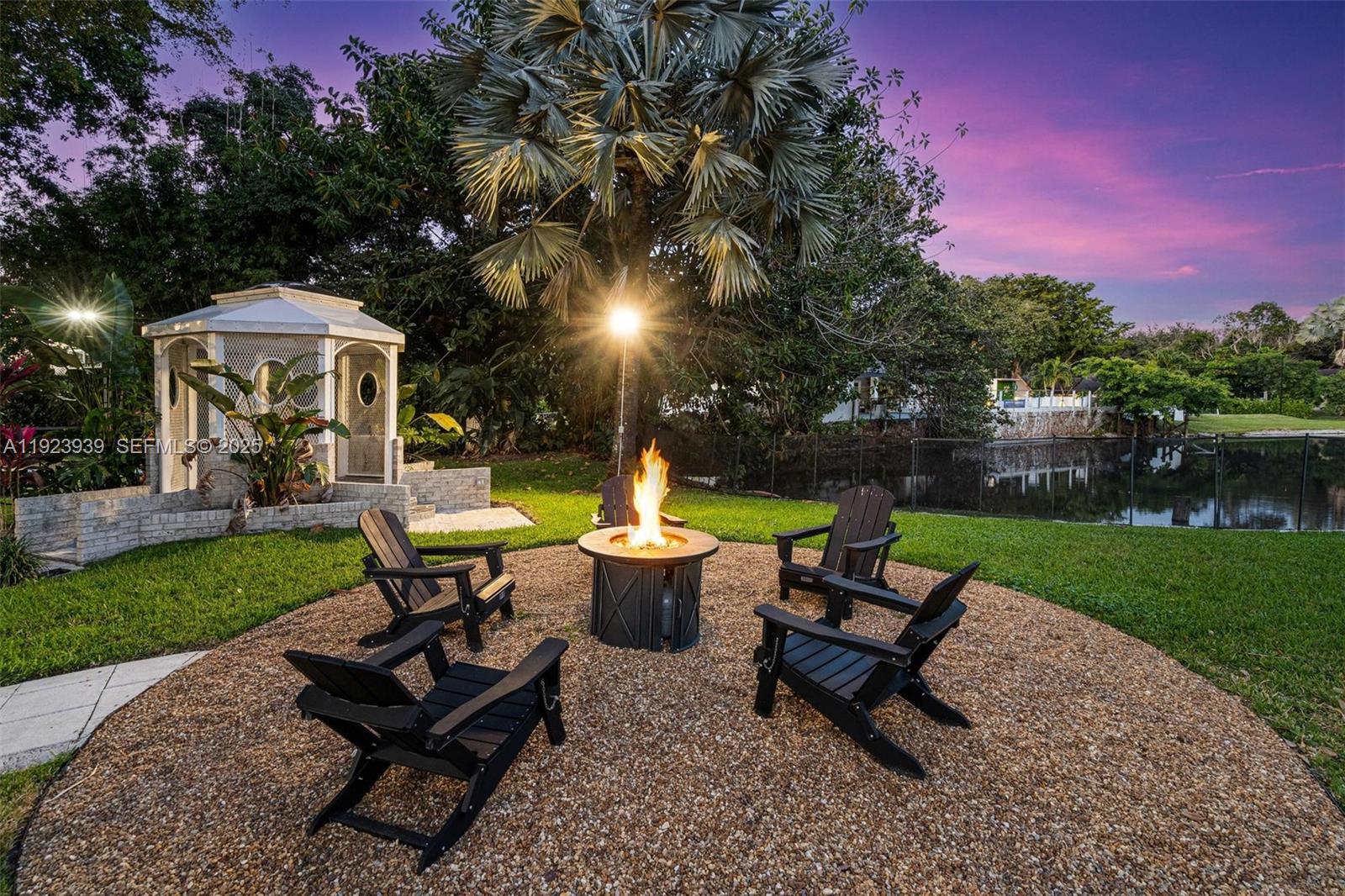 11155 SW 40th St Davie, FL 33328