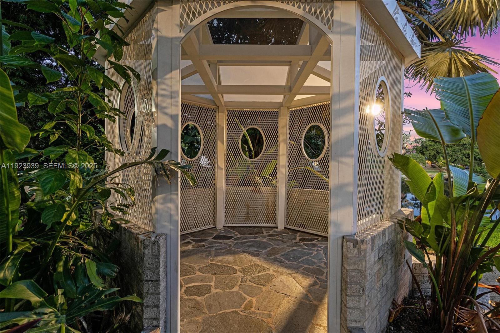 11155 SW 40th St Davie, FL 33328