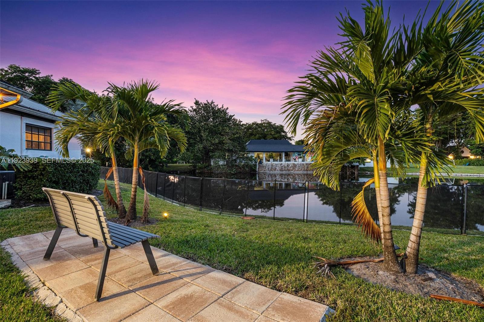 11155 SW 40th St Davie, FL 33328