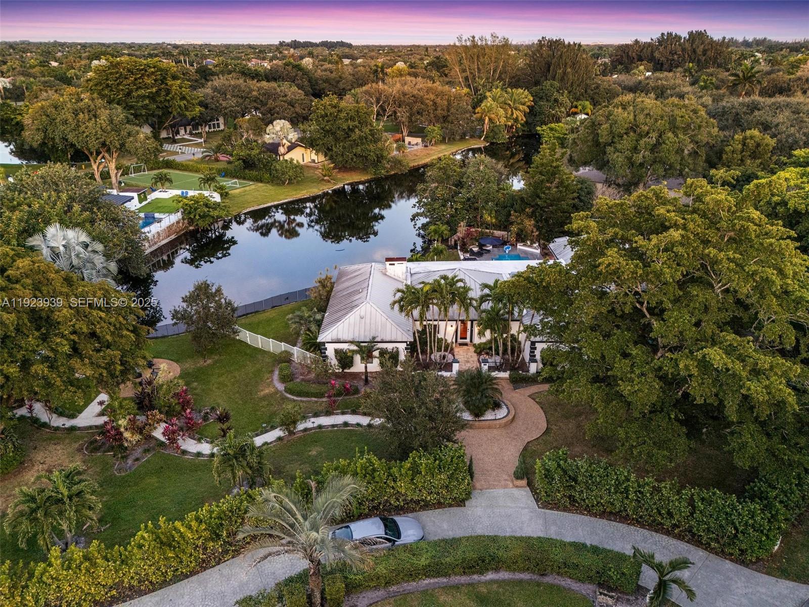 11155 SW 40th St Davie, FL 33328