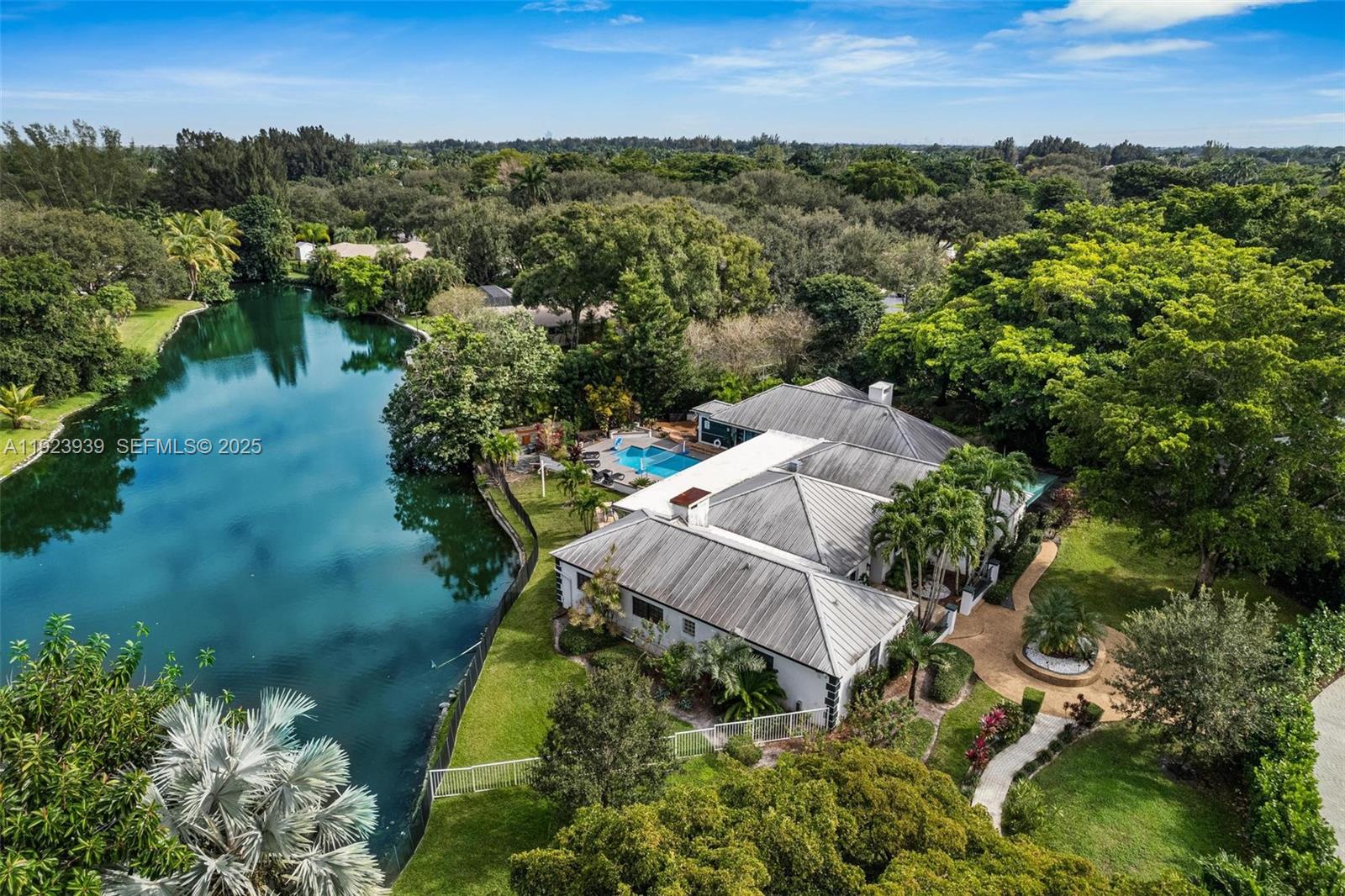 11155 SW 40th St Davie, FL 33328