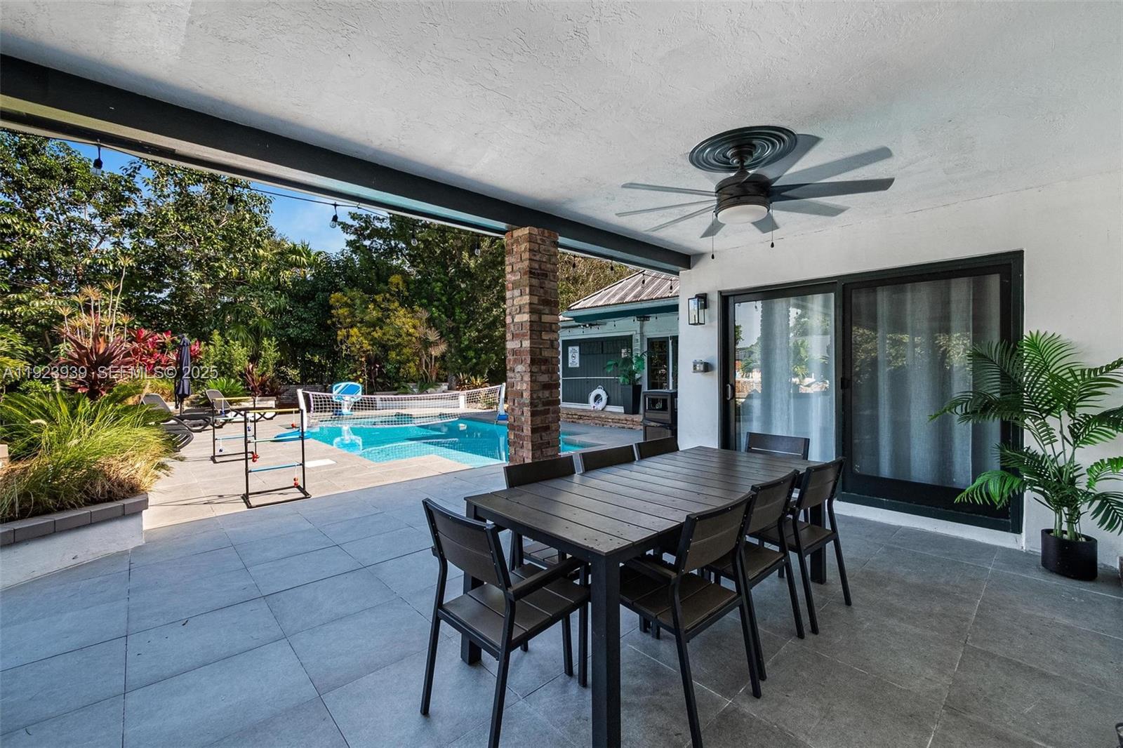 11155 SW 40th St Davie, FL 33328