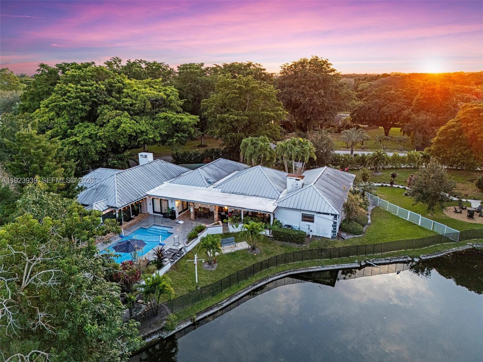 11155 SW 40th St Davie, FL 33328