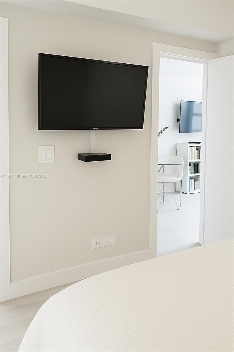 2301 Collins Ave #636 Miami Beach, FL 33139