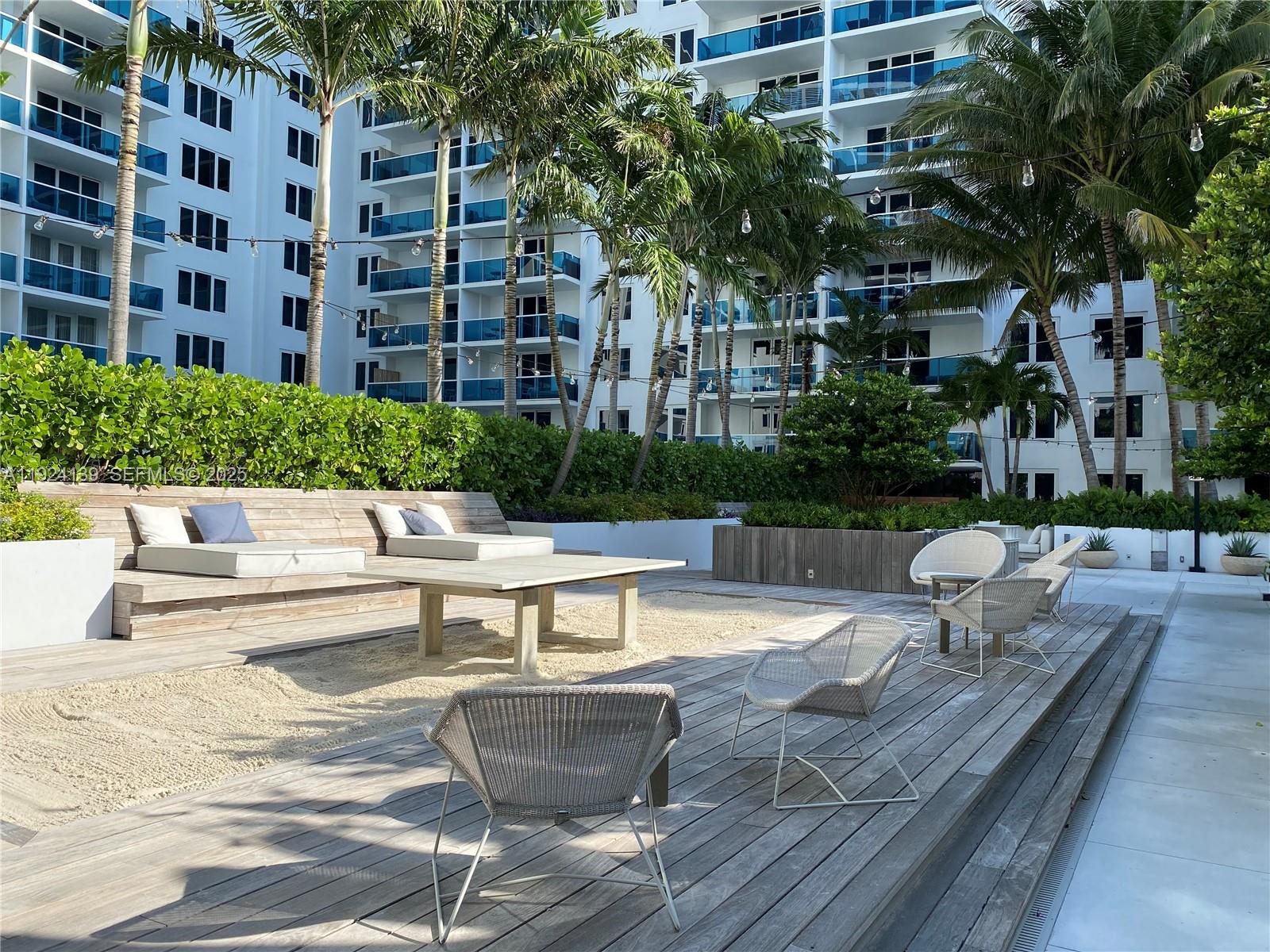 2301 Collins Ave #636 Miami Beach, FL 33139