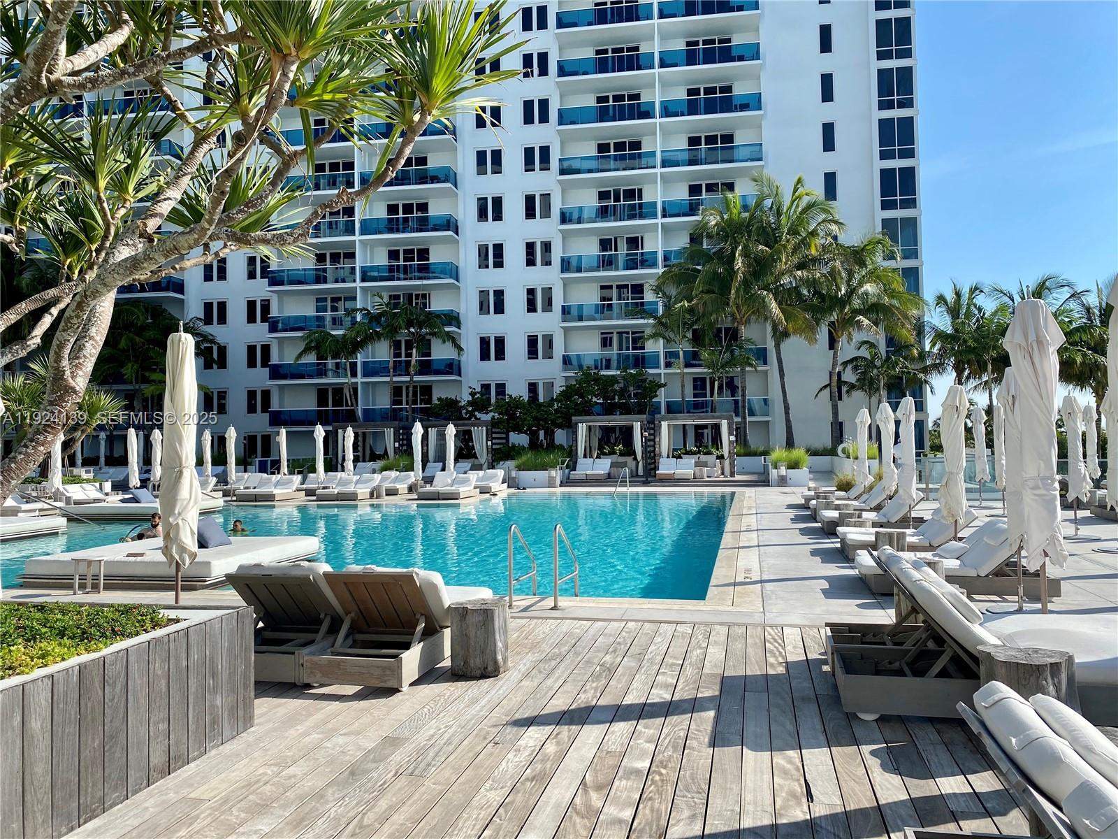 2301 Collins Ave #636 Miami Beach, FL 33139