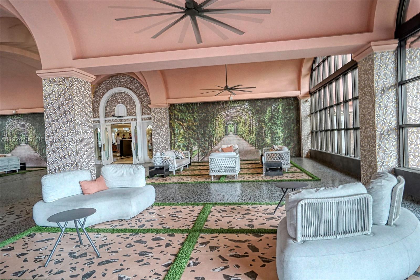 5225 Collins Ave #1204 Miami Beach, FL 33140