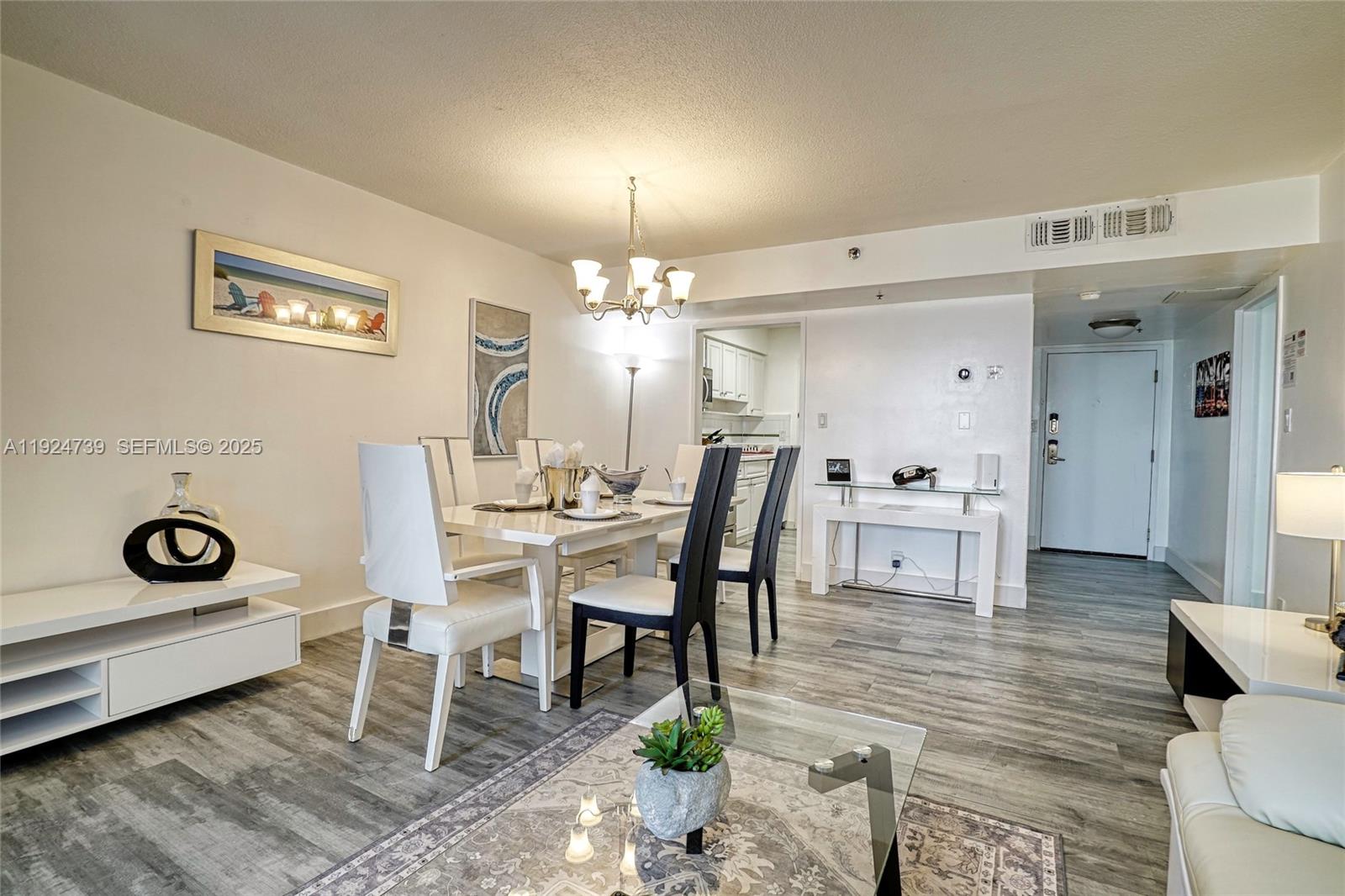 5225 Collins Ave #1204 Miami Beach, FL 33140