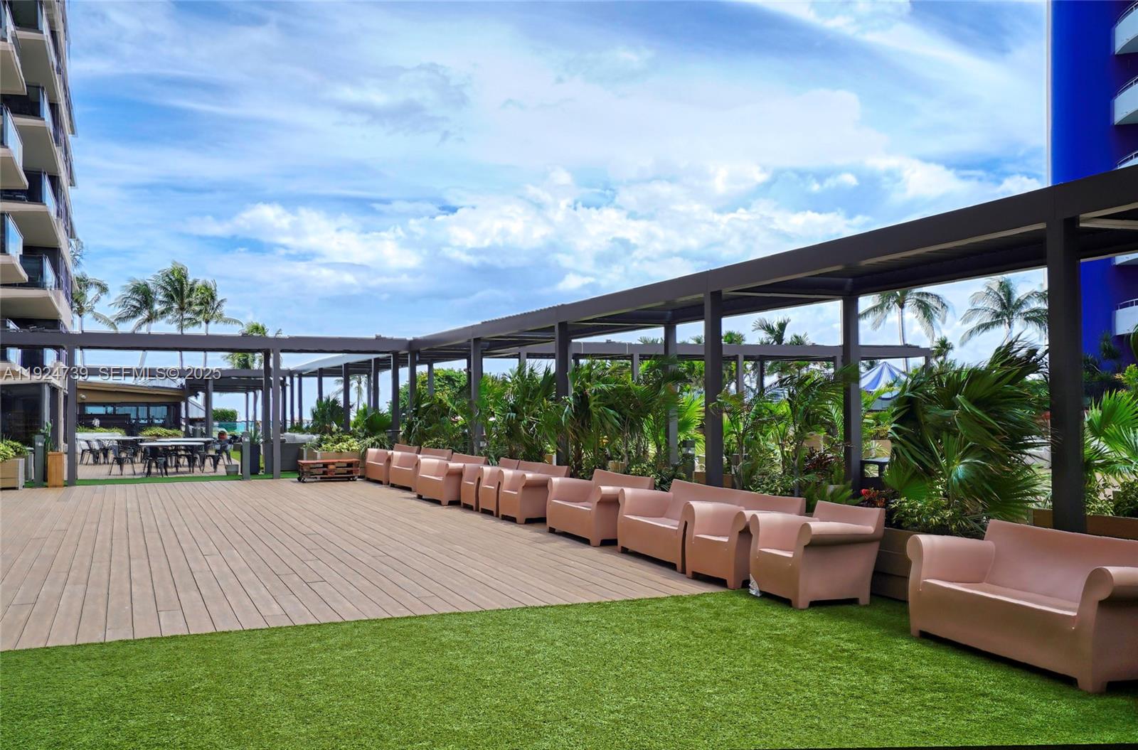 5225 Collins Ave #1204 Miami Beach, FL 33140