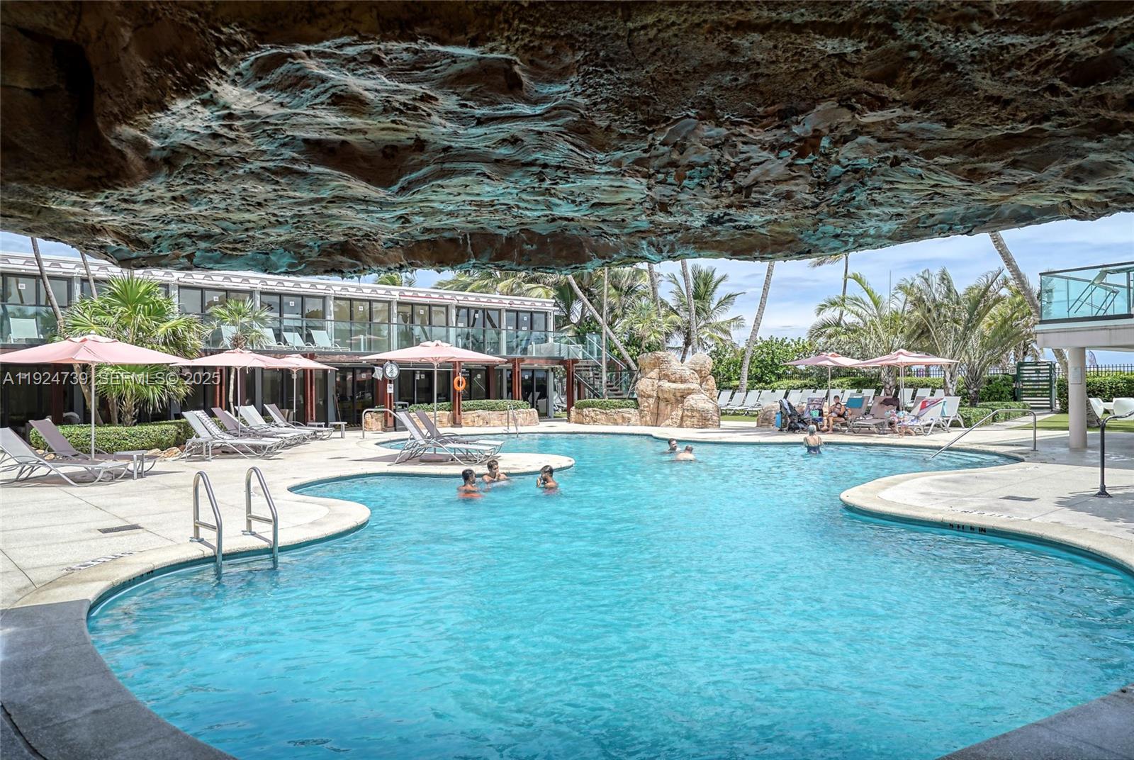 5225 Collins Ave #1204 Miami Beach, FL 33140