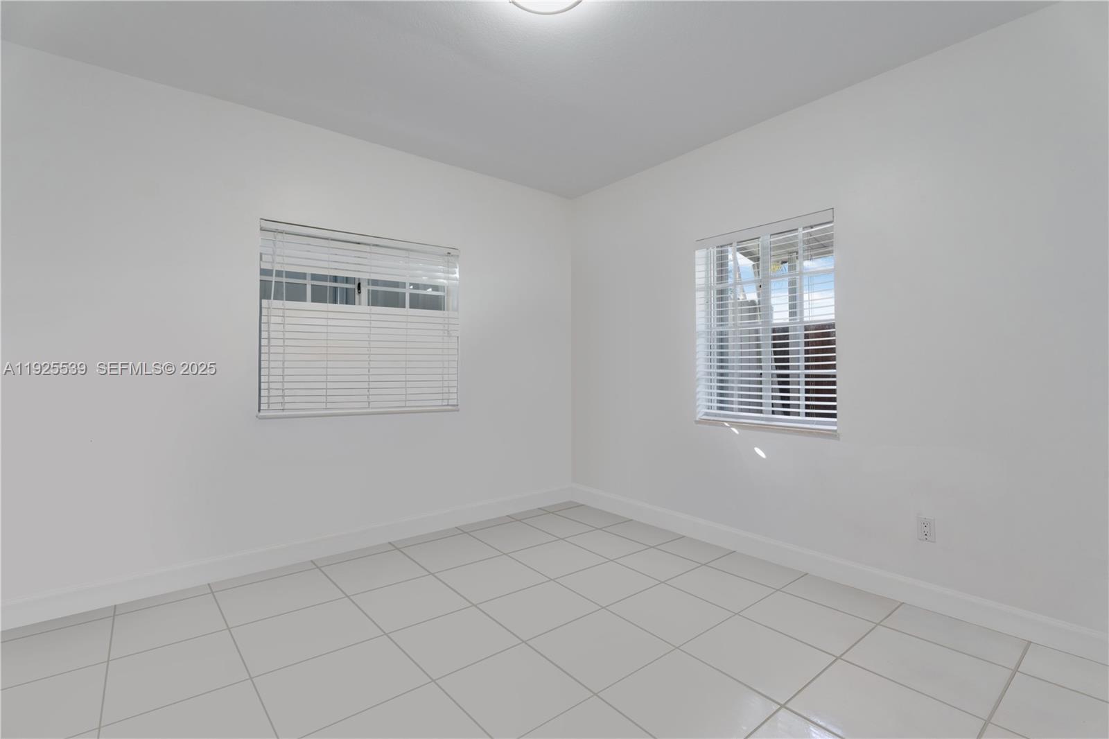 13941 SW 13th St Miami, FL 33184